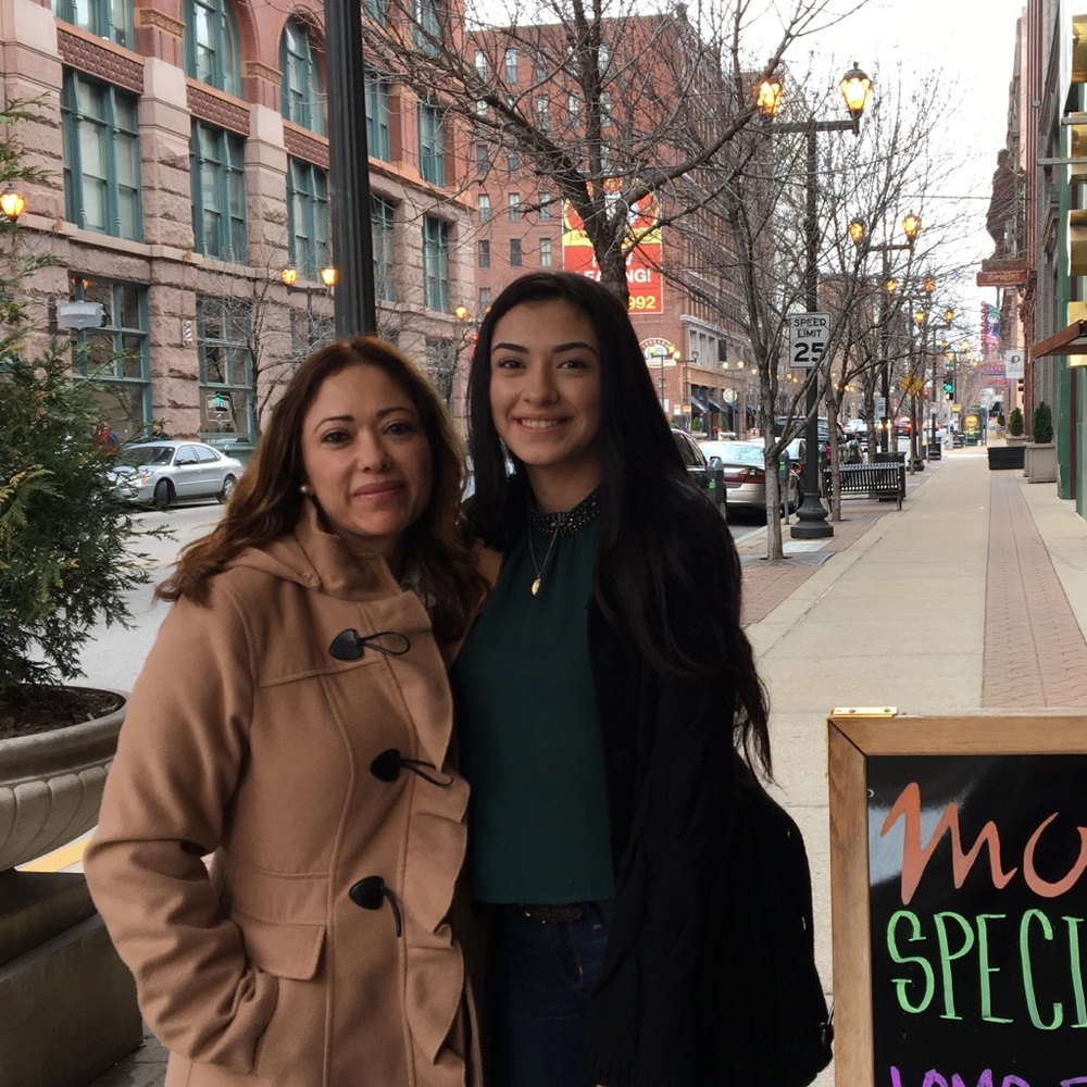 Meet your Posher, Crystal